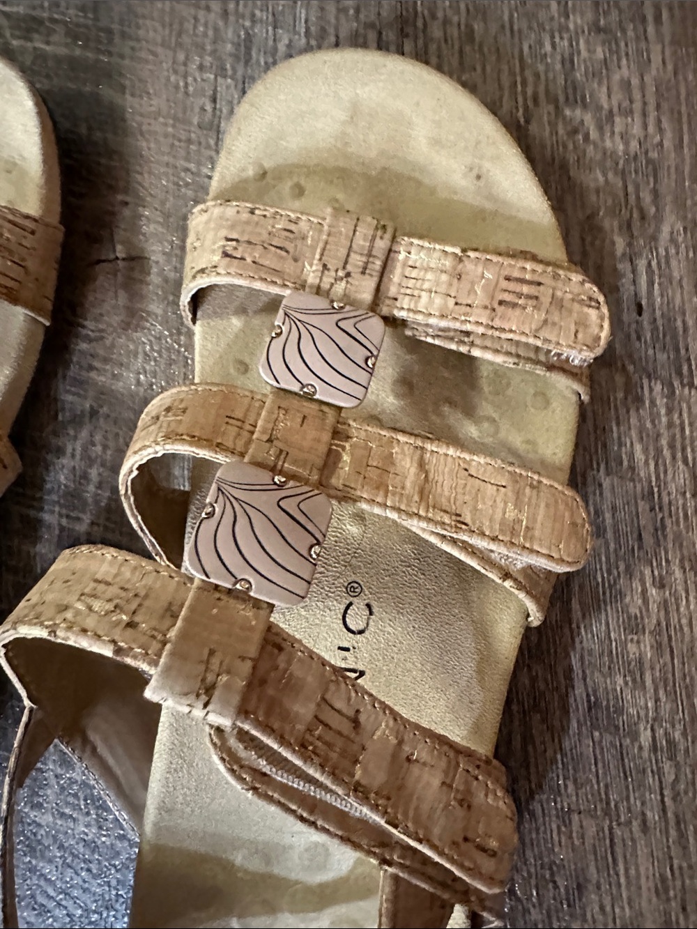 Vionic Women’s Beige Cork-Effect Triple Strap Sandals- Size 8.5 US - Picture 12 of 12